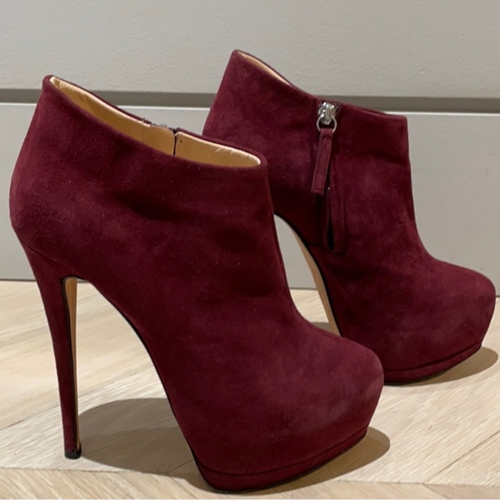 Giuseppe Zanotti booties burgundy.